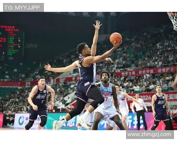 2015年CBA广东队对阵新疆队精彩比赛录像回顾与分析